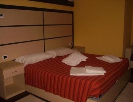 Hotel La Solitaria Carlazzo Екстериор снимка