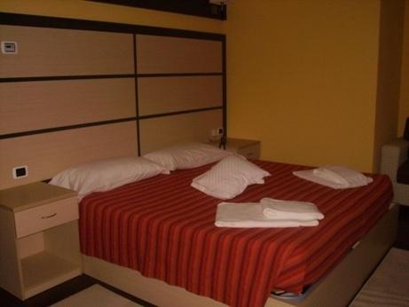 Hotel La Solitaria Carlazzo Екстериор снимка