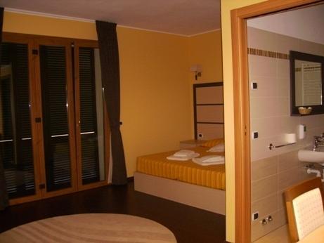 Hotel La Solitaria Carlazzo Екстериор снимка